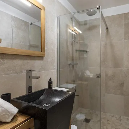 Makalu 2 - By Care Concierge * Chamonix