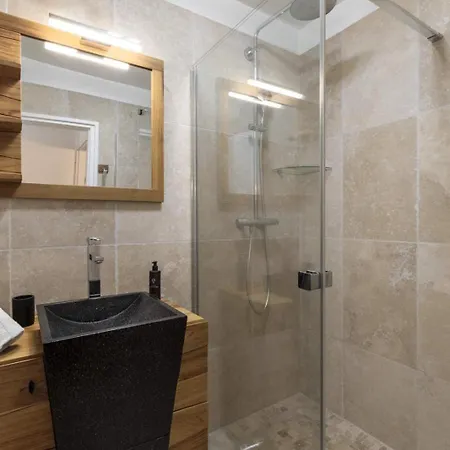Makalu 2 - By Care Concierge *